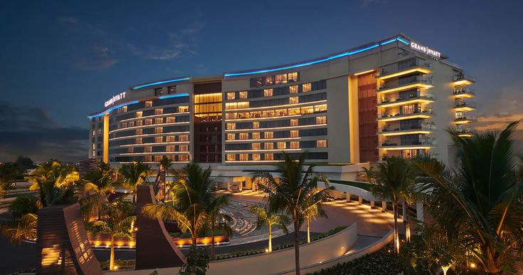 About Hotel Del Luna
